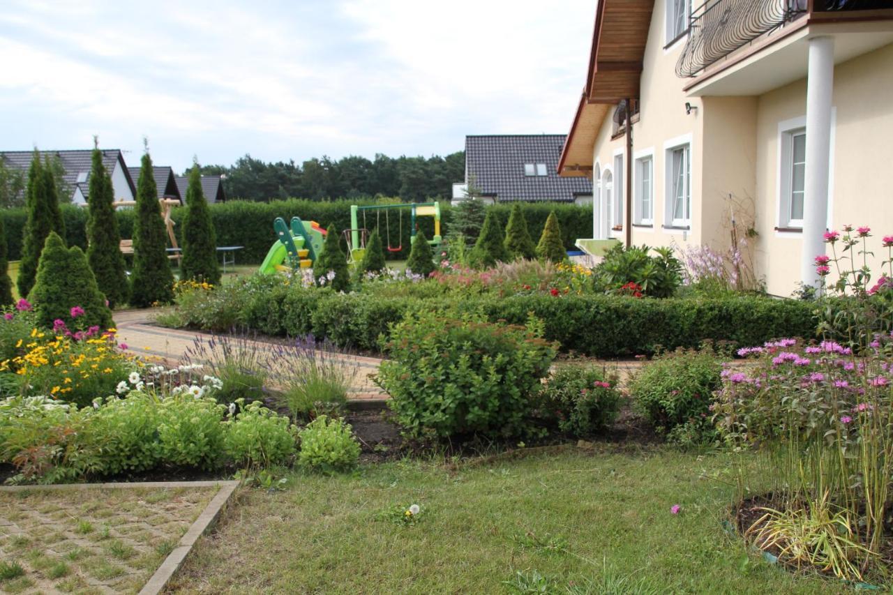 Dworek Leba I Domki Ranczo Itrich Extérieur photo